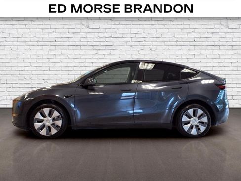 Used 2024 Tesla Model Y Long Range AWD/4WD image 2