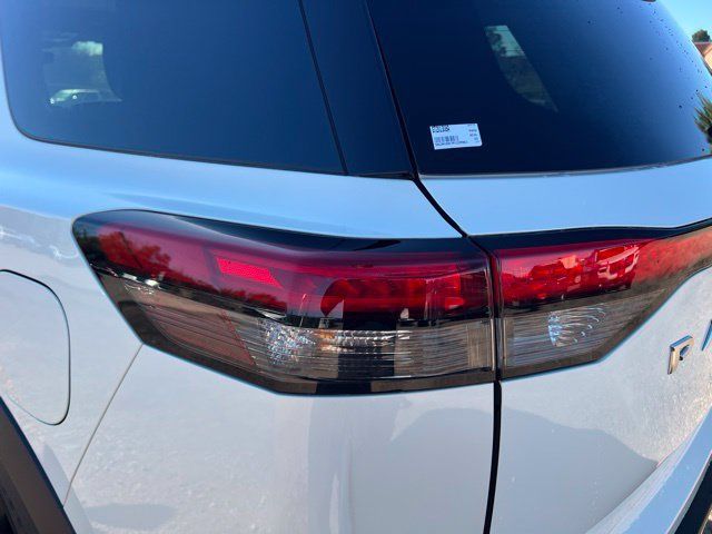Used 2023 Nissan Pathfinder Platinum AWD/4WD image 10