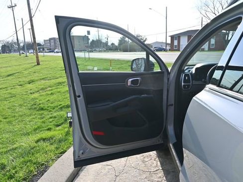 Used 2022 Kia Sorento S w/ Panoramic Sunroof Package image 25