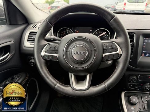 Used 2017 Jeep Compass Latitude w/ Popular Equipment Group AWD/4WD image 18