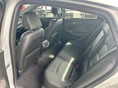 Used 2019 Chevrolet Malibu Hybrid w/ Leather Package image 14