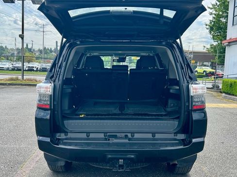 Certified 2024 Toyota 4Runner SR5 Premium w/ Moonroof Package AWD/4WD image 27