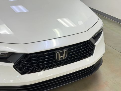 Used 2024 Honda Accord Sport image 4
