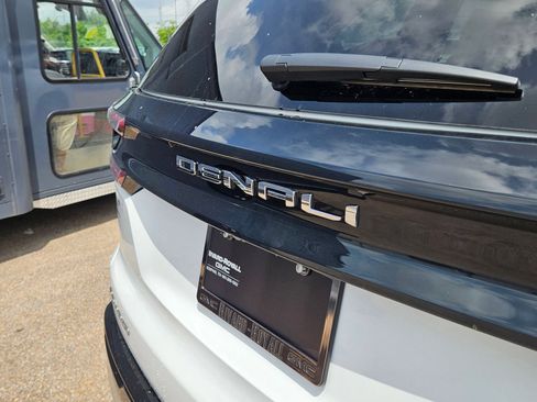 New 2026 GMC Acadia Denali FWD image 34