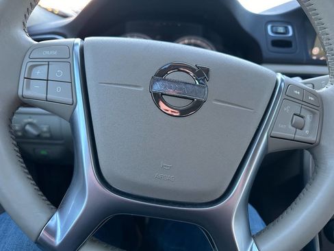 Used 2013 Volvo XC70 T6 image 22