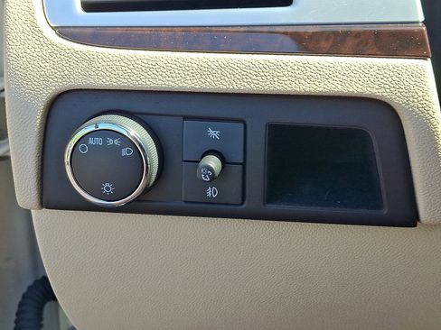 Used 2007 Cadillac Escalade AWD w/ Information Package image 25
