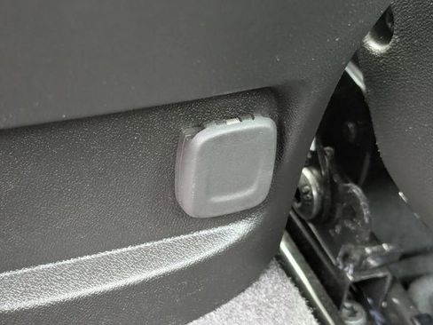 Used 2025 Chevrolet Malibu LT image 25