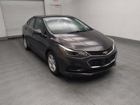 Used 2017 Chevrolet Cruze LT image 13