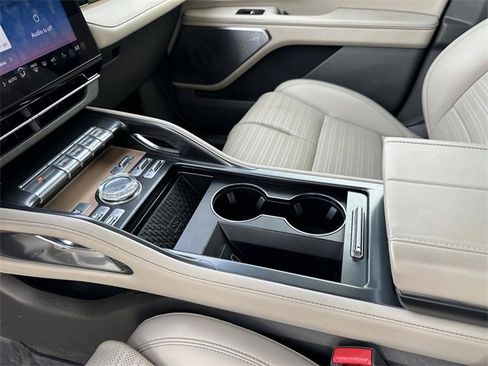 Used 2024 Lincoln Nautilus Reserve w/ Equipment Group 203A image 27