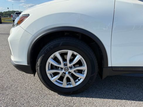 Used 2019 Nissan Rogue S w/ Special Edition Package FWD image 23