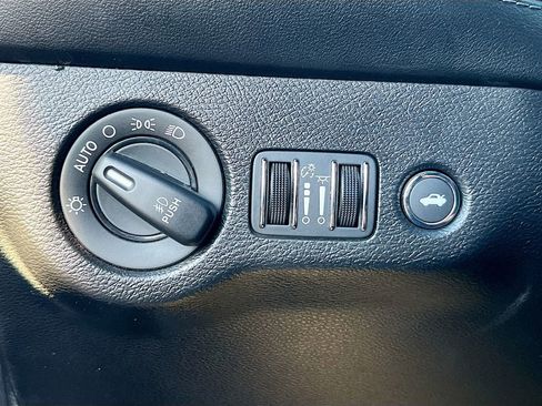 Used 2022 Dodge Challenger GT w/ Plus Package image 10