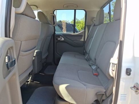Used 2019 Nissan Frontier SV AWD/4WD image 11