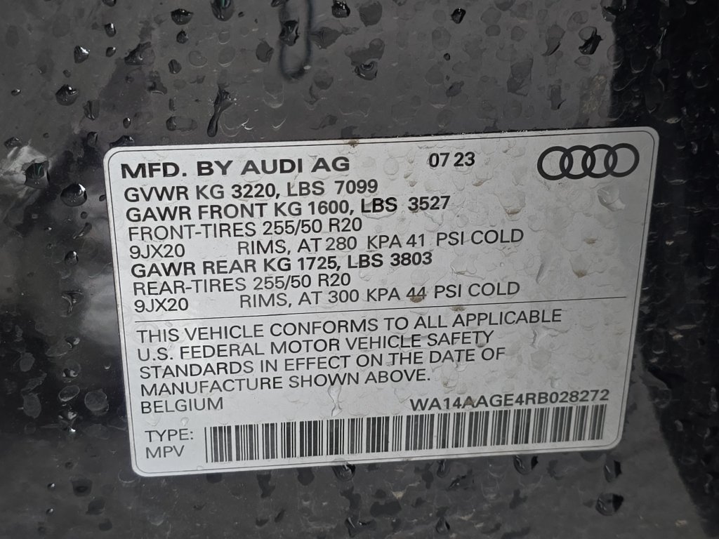 Used 2024 Audi Q8 e-tron Premium AWD/4WD image 34