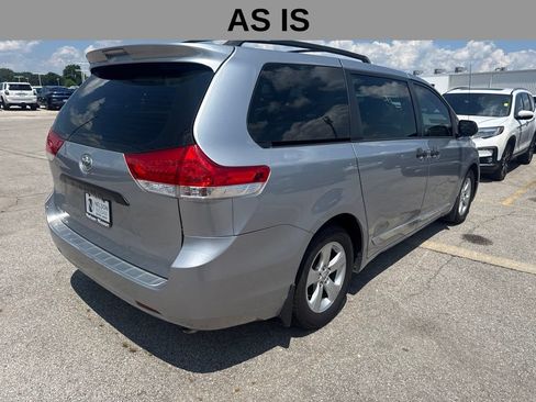 Used 2014 Toyota Sienna L FWD image 5