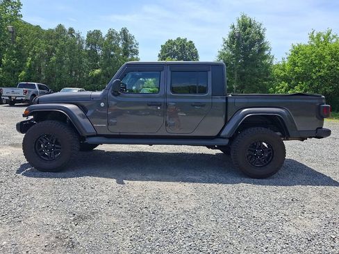 Used 2021 Jeep Gladiator Overland w/ Dual Top Group AWD/4WD image 4