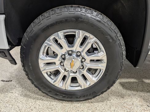 Used 2024 Chevrolet Silverado 3500 High Country w/ High Country Premium Package AWD/4WD image 12