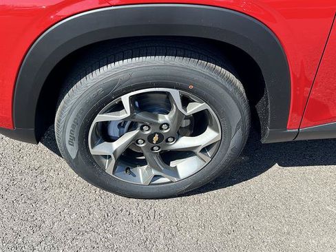 New 2026 Chevrolet Trax LT w/ Driver Confidence Package FWD image 10