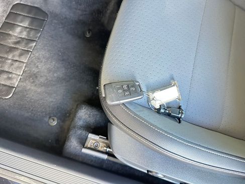 Used 2025 Volkswagen Jetta SE image 22