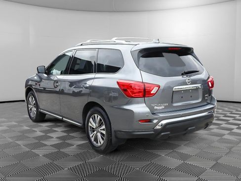 Used 2019 Nissan Pathfinder SL AWD/4WD image 4