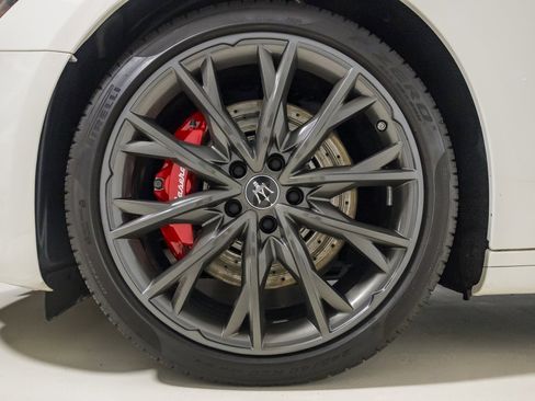 Used 2022 Maserati Ghibli Modena Q4 image 15