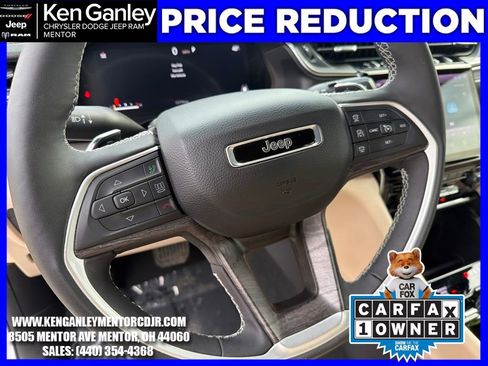 Used 2025 Jeep Grand Cherokee L Limited w/ Black Appearance Package image 13