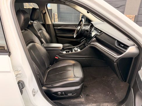 Used 2022 Jeep Grand Cherokee L Limited image 12