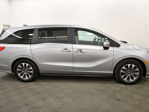 Certified 2023 Honda Odyssey EX-L image 9