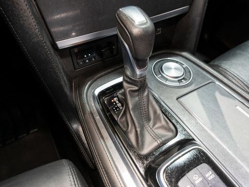 Used 2023 Nissan Armada SL w/ Midnight Edition Package image 25