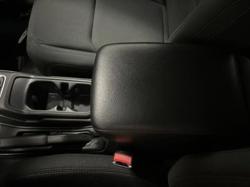 Used 2022 Jeep Wrangler Unlimited Sport image 17