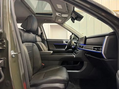 Used 2024 Hyundai Santa Fe Limited AWD/4WD image 23