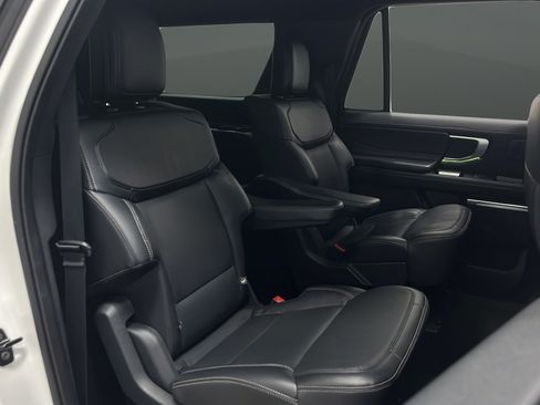 Used 2025 Ford Expedition Max Platinum w/ Stealth Performance Package AWD/4WD image 26