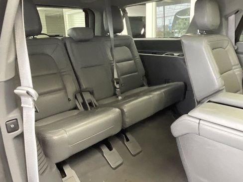 Used 2020 Lincoln Navigator L Reserve w/ Luxury Package AWD/4WD image 21