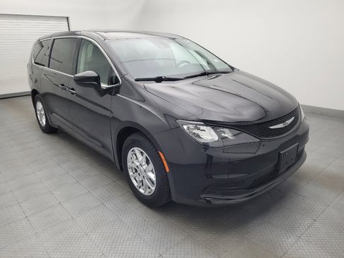 Used 2023 Chrysler Voyager LX FWD image 13