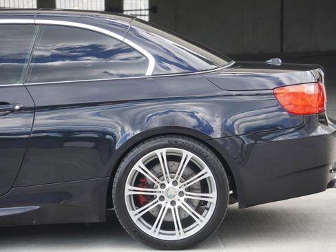 Used 2011 BMW M3 Convertible RWD image 28