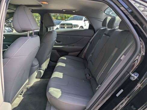 Used 2025 Hyundai Elantra SEL FWD image 13