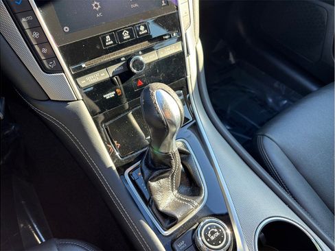 Used 2015 INFINITI Q50 Premium w/ Navigation Package image 32