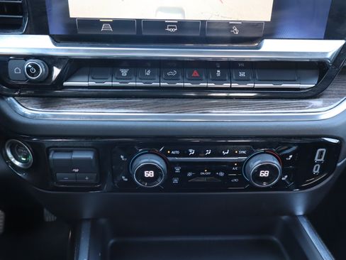 Used 2024 Chevrolet Silverado 3500 LT w/ Convenience Package AWD/4WD image 31