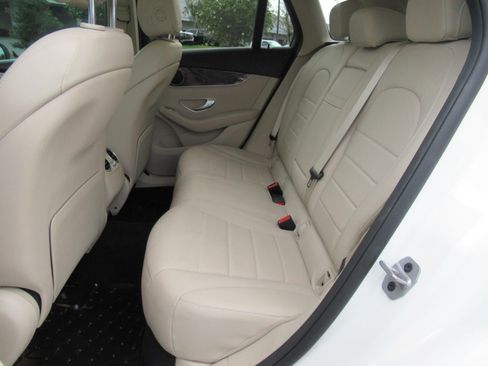 Used 2022 Mercedes-Benz GLC 300 image 32