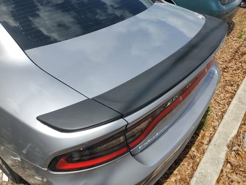 Used 2015 Dodge Charger SE w/ Sport Appearance Group image 10