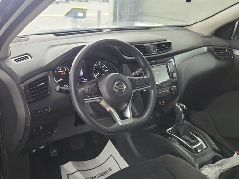 Used 2021 Nissan Rogue Sport S image 8