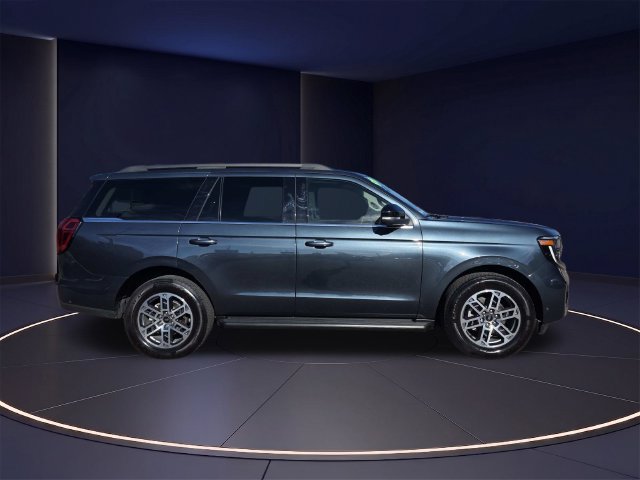 Certified 2025 Ford Expedition Active RWD image 2