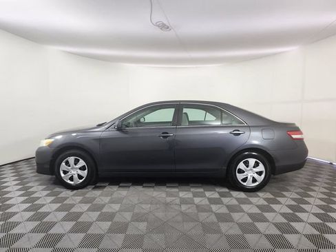Used 2011 Toyota Camry LE FWD image 2
