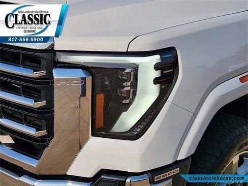 Used 2025 GMC Sierra 2500 SLT w/ SLT Convenience Package image 10