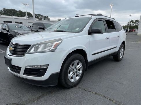 Used 2017 Chevrolet Traverse LS AWD/4WD image 10
