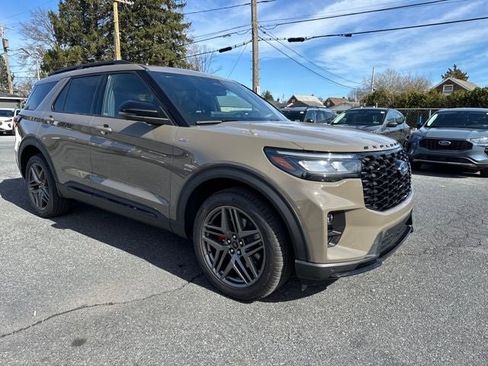 New 2026 Ford Explorer ST-Line w/ ST-Line Street Pack AWD/4WD image 7