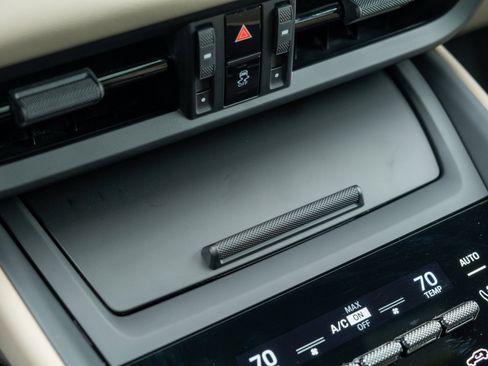 New 2026 Porsche Macan 4 Electric image 22