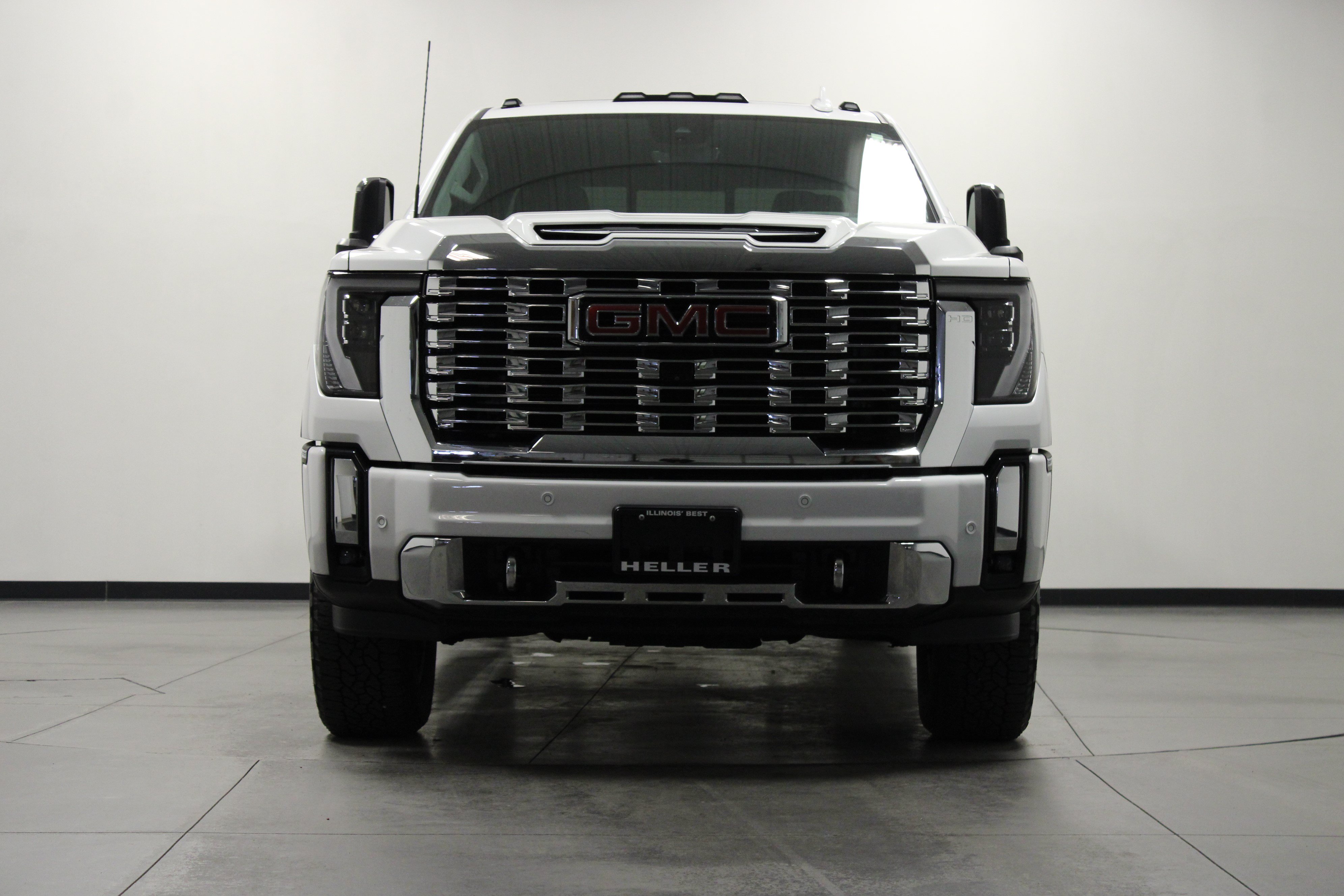 Used 2024 GMC Sierra 2500 Denali w/ Denali Reserve Package AWD/4WD image 9