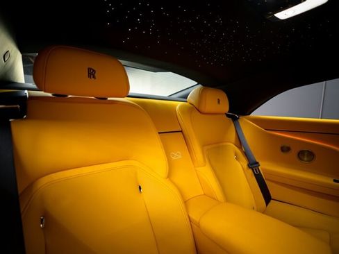 Used 2025 Rolls-Royce Spectre Black Badge w/ Spectre Enhancement Package image 9