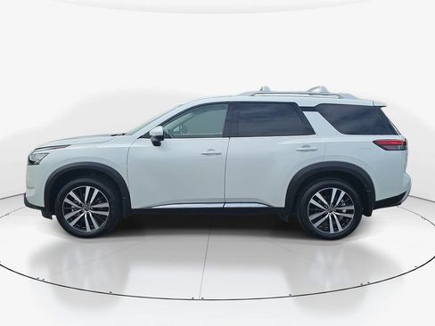 Used 2025 Nissan Pathfinder Platinum w/ Cargo Package FWD image 10