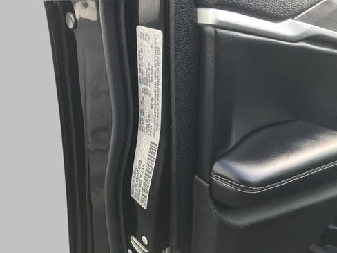 Used 2021 Jeep Grand Cherokee L Limited w/ Luxury Tech Group II image 32